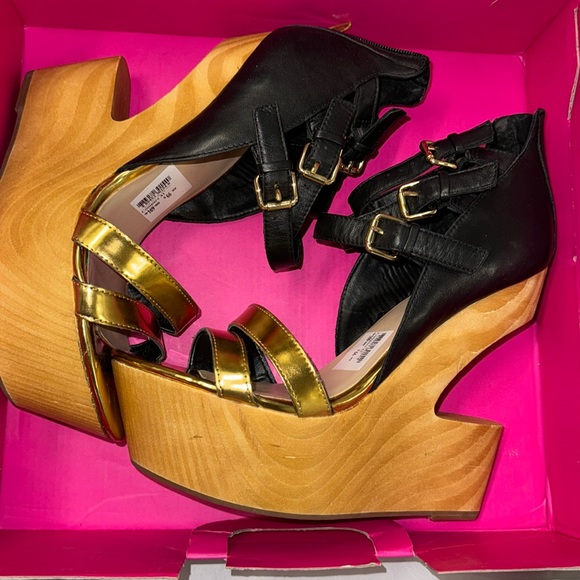 BRAND NEW Women’s Dolce Vita Heels - Picture 1 of 8